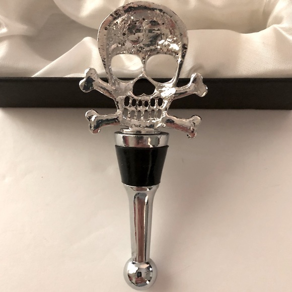 Unique Skull w/Rhinestones Bottle Stopper - Picture 6 of 8